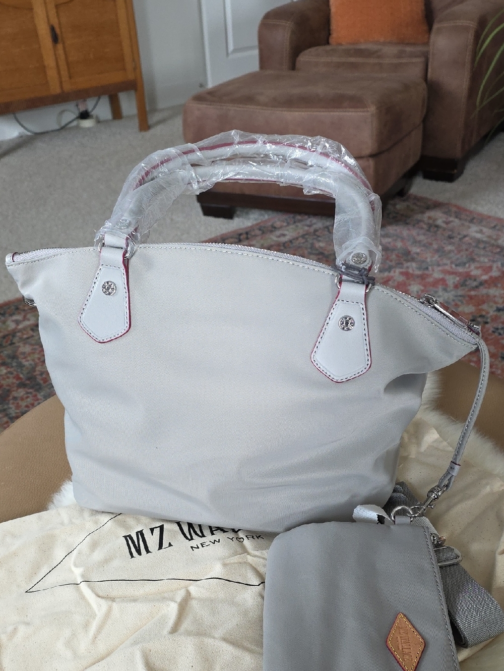 Gorgeous NWT MZ Wallace Small Chelsea Gray Zippered Tote 🩶🎁❤️ - Picture 7 of 16